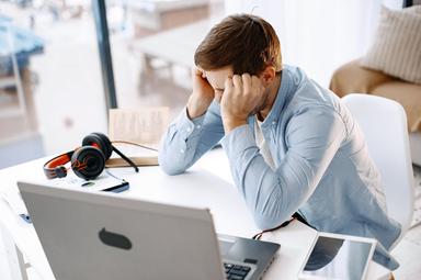 Rientro a scuola e al lavoro, attenzione allo stress: i segnali da non sottovalutare