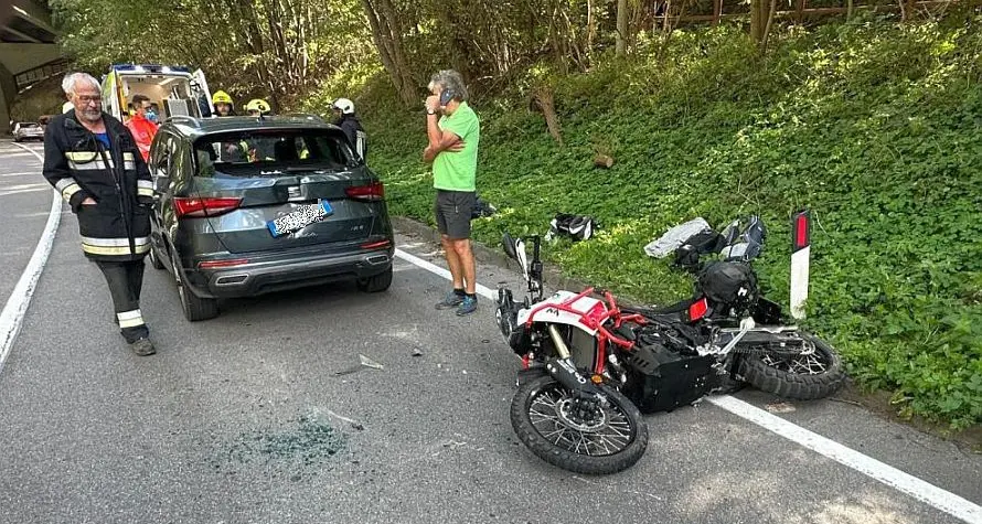 Fortezza, scontro tra auto e moto: grave il motociclista