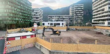 «Il palazzo ci toglierà il sole». La protesta a Prati di Gries