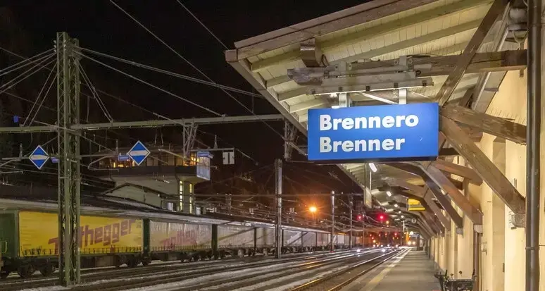 Frana al Brennero, riparte il traffico ferroviario: un binario riattivato