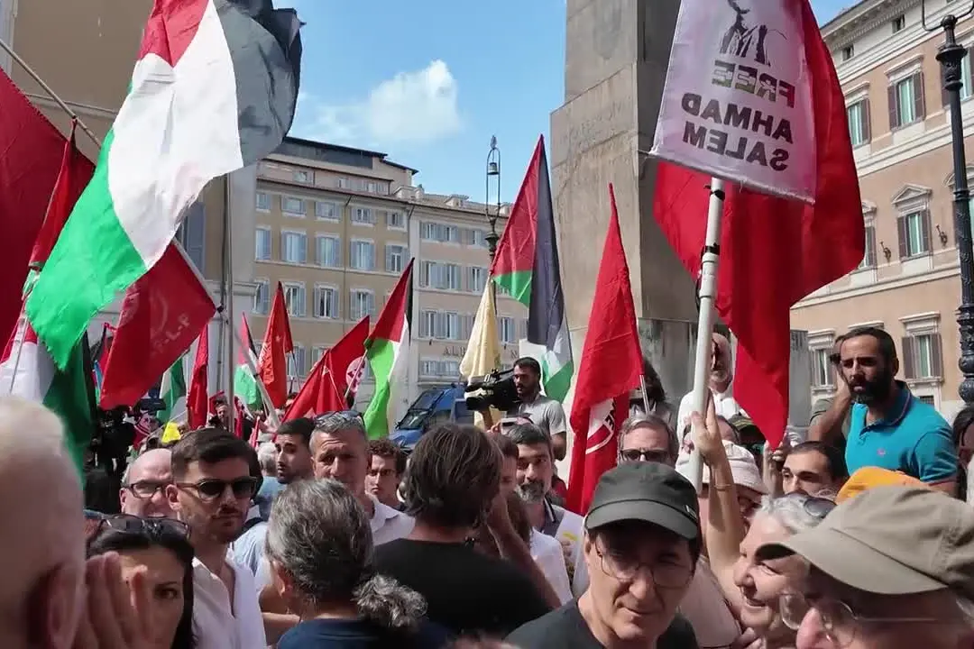 Ddl antisemitismo, anche manifestanti pro Hamas al corteo: cori e urla contro gli organizzatori