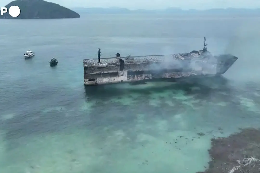 Incendio su un traghetto nelle Filippine, diversi i morti