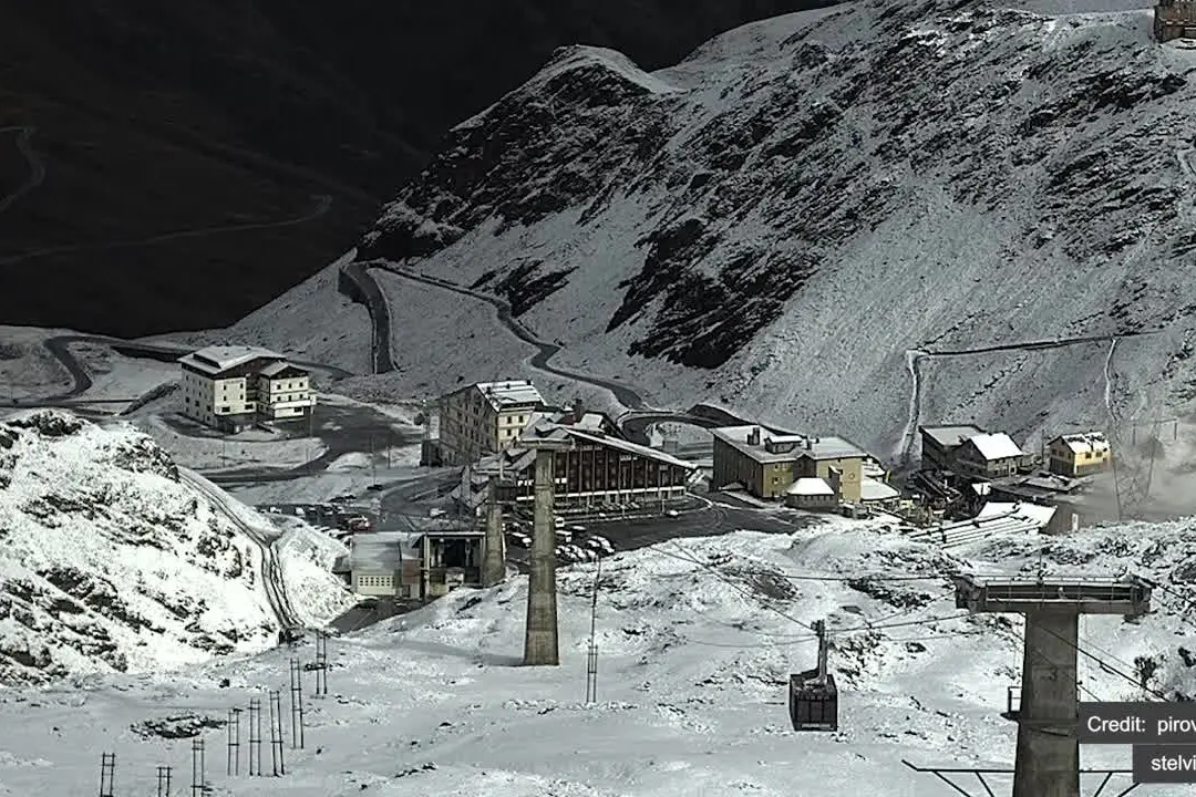 Dopo la neve al Passo dello Stelvio un mite finale d'estate