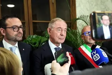 Urso alle Acciaierie Valbruna: «Tuteliamo lavoro e industria italiana»