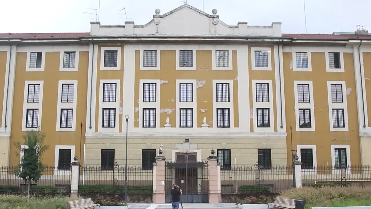 Maltempo a Milano, crollo nell'aula bunker e pioggia a Palazzo di Giustizia