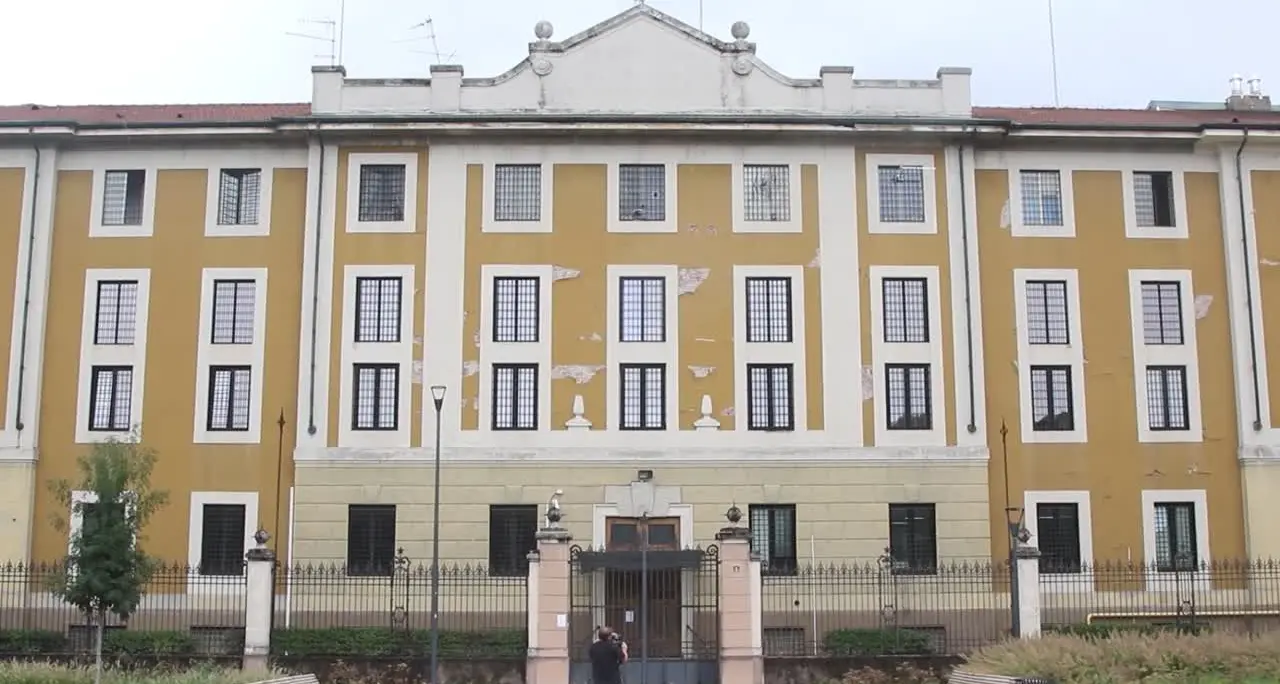 Maltempo a Milano, crollo nell'aula bunker e pioggia a Palazzo di Giustizia