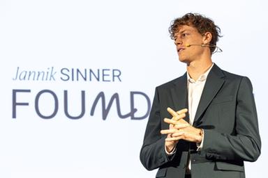 Sinner e Unicef insieme per l’istruzione: un aiuto a 100mila bambini nelle zone di guerra