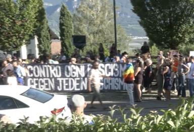 Termeno, antifascisti in piazza contro Jean Pascal Hohm
