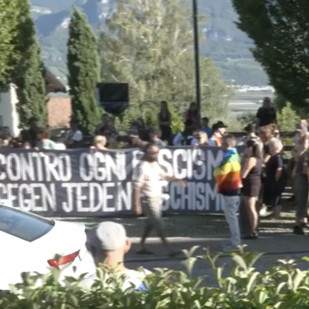 Termeno, antifascisti in piazza contro Jean Pascal Hohm
