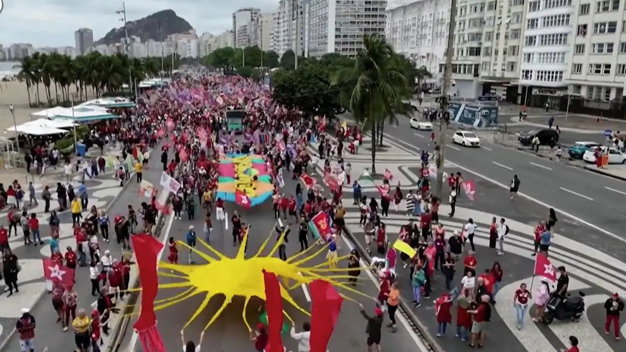 Brasile, Lula mobilita la base a tre settimane dalle elezioni