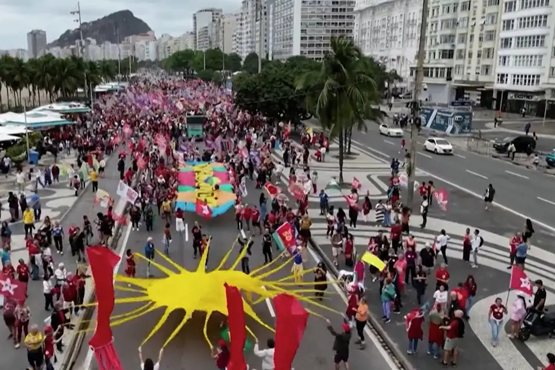 Brasile, Lula mobilita la base a tre settimane dalle elezioni