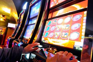 Gioco d’azzardo, in Alto Adige il 5% è a rischio: tra i giovani si sale al 9%