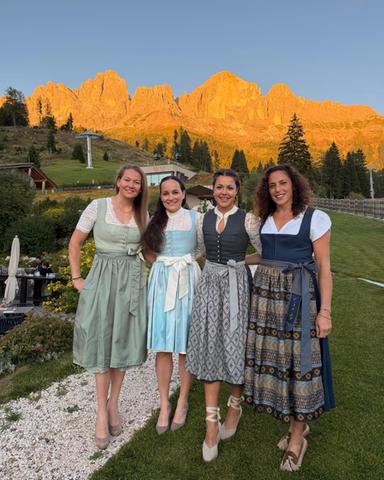 Federica Brignone in Alto Adige tra relax, abiti tradizionali e la nuova “zampa”