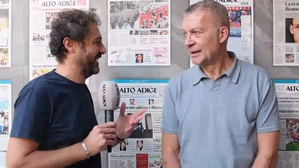 Ritirata la maglia numero 4 di Oberrauch: \"L'Hcb è stato la mia vita\"