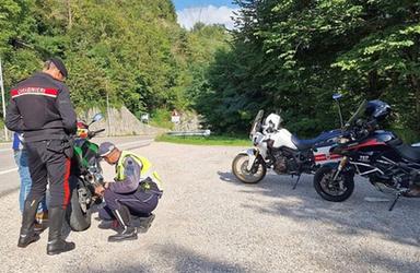 Passi alpini, controlli sulle strade dell’Alto Adige: 266 multe e 336 veicoli verificati
