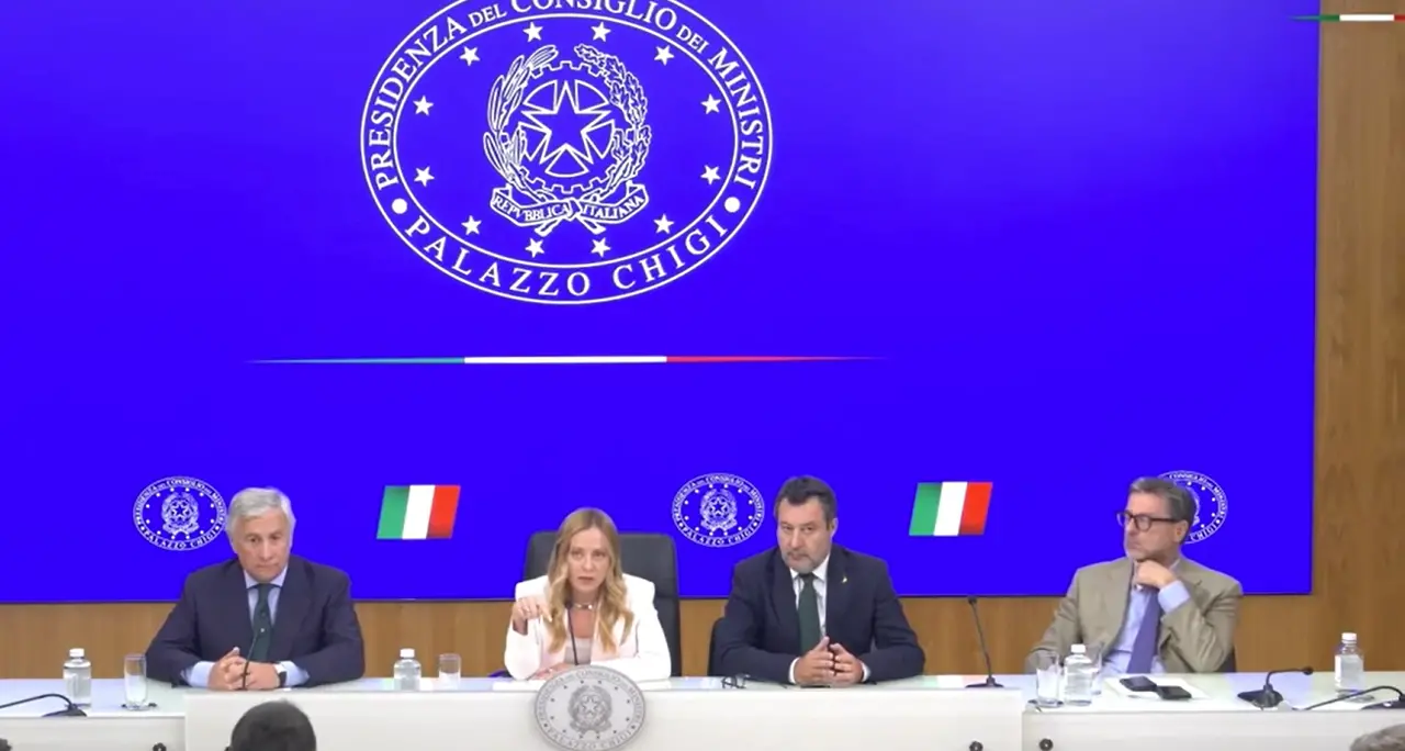 Meloni: \"Abolito il bollo per le auto di piccola e media potenza\"