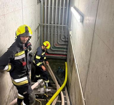 Merano, locale tecnico allagato: un metro d’acqua dopo il guasto a un idrante