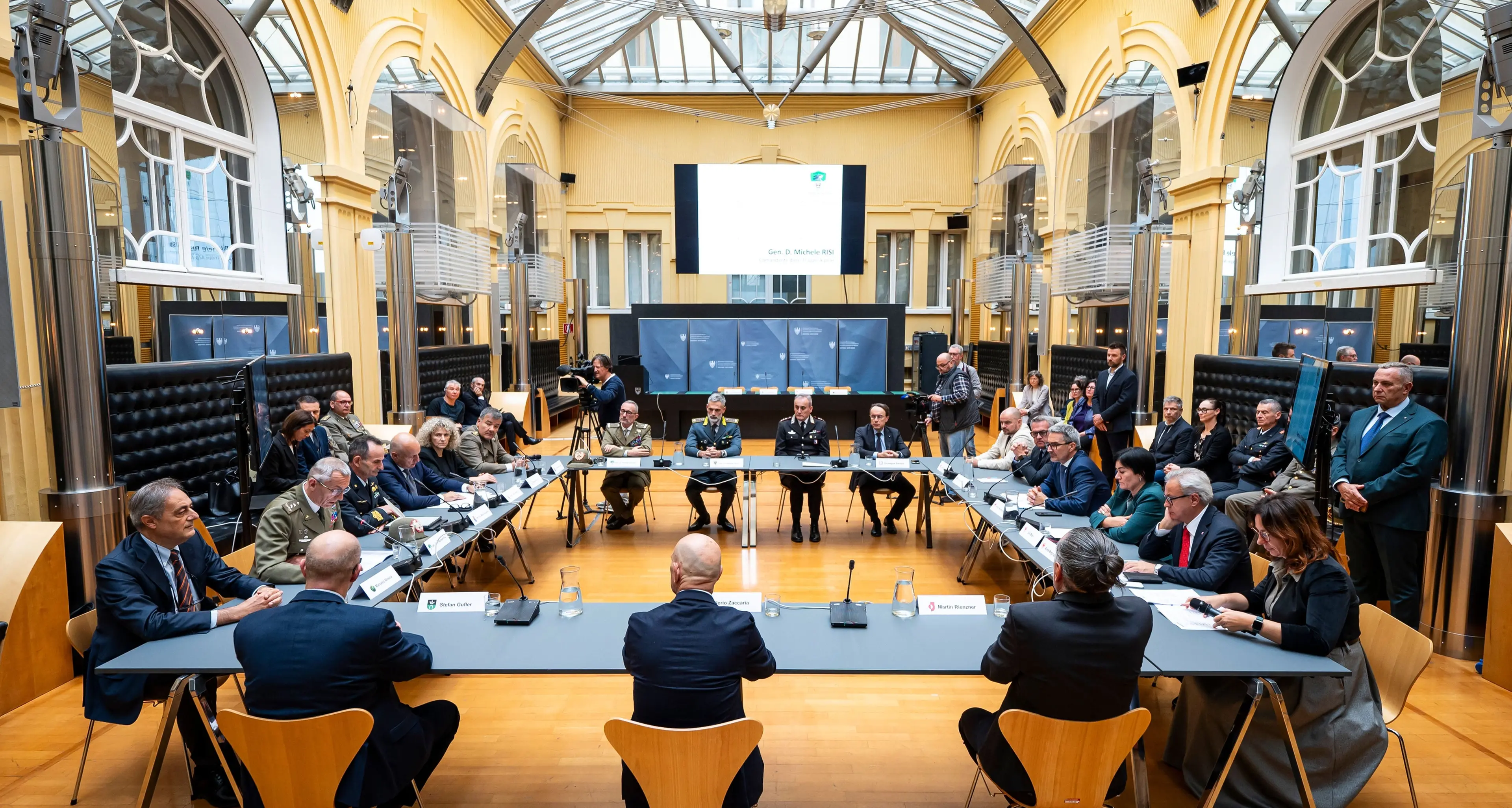 Bolzano, accordo su ex Tribunale di Merano e caserme: via alla razionalizzazione degli immobili militari