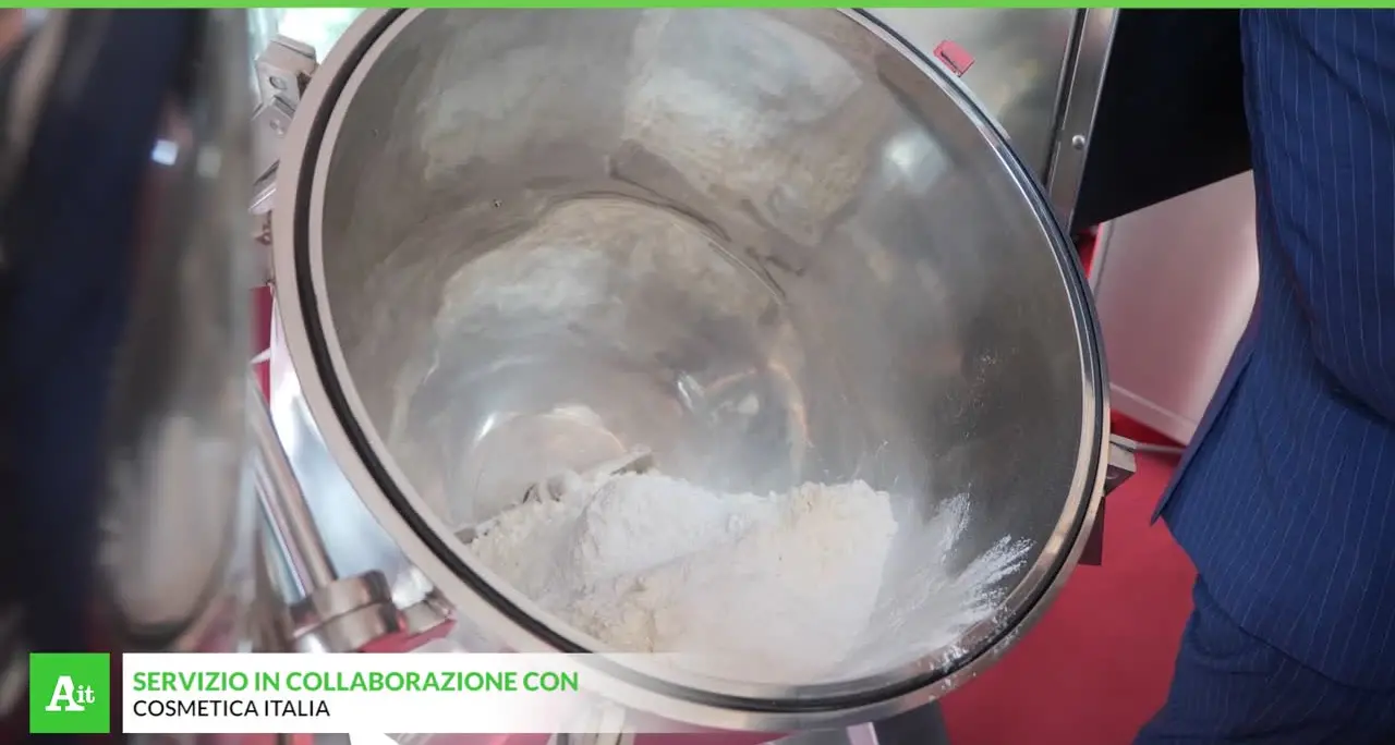 Beauty Factory, a Milano si scopre come nasce una cipria