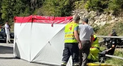 Scontro tra moto e auto sullo Stelvio: due feriti