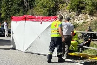 Scontro tra moto e auto sullo Stelvio: due feriti