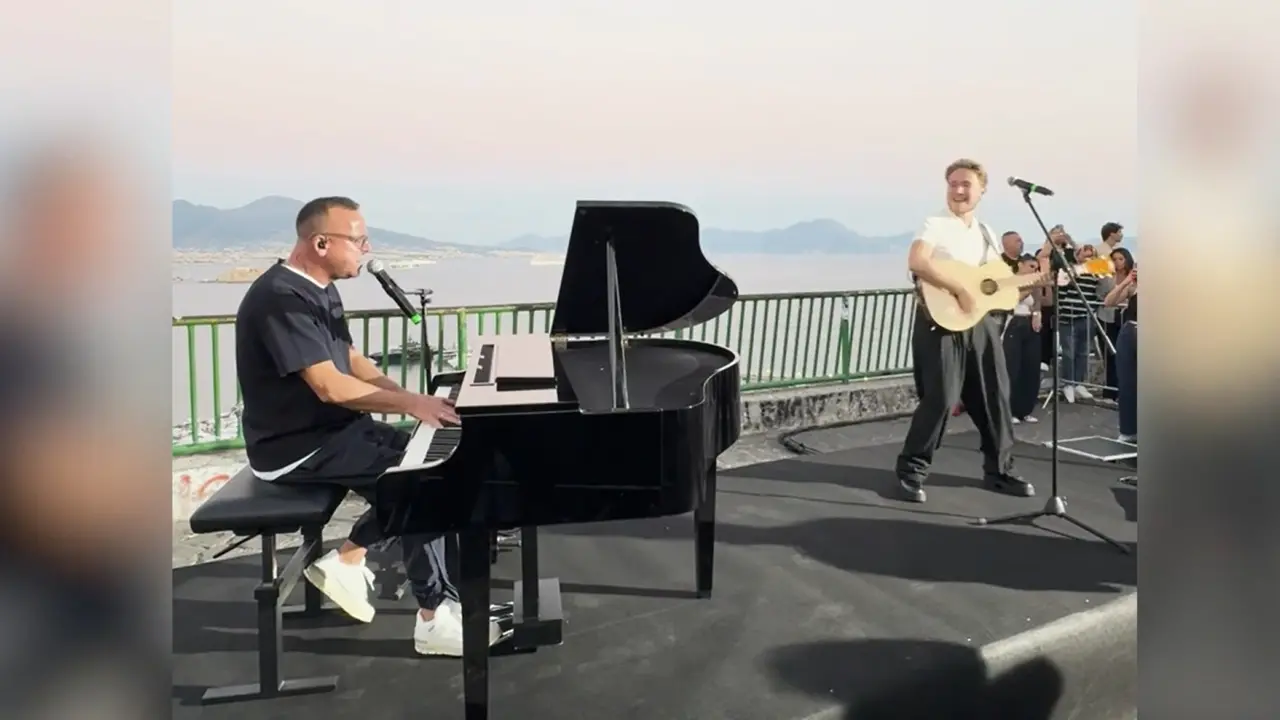 Alfa e Gigi D'Alessio a Posillipo con la nuova \"Genova e Napoli\"