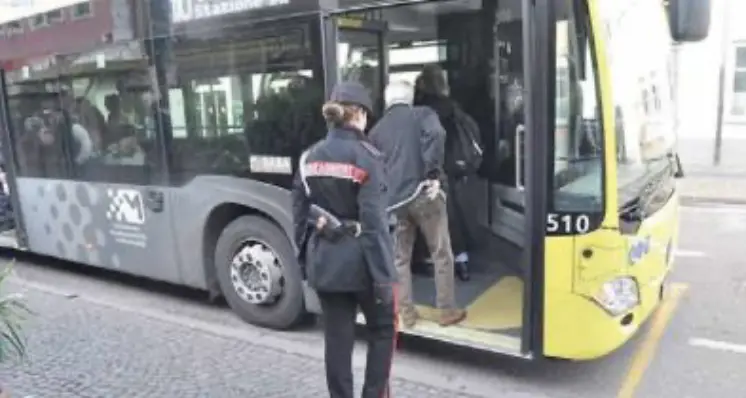 Esami di tedesco, 1.600 euro all’ex collega: autisti truffati