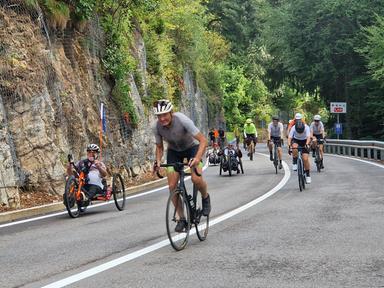 Mendola senz’auto, è record: 4.429 ciclisti pedalano fino al passo