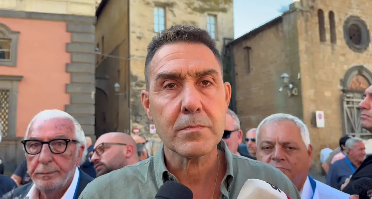 Vannacci: “No a governi tecnici, hanno ridotto l’Italia in mutande”