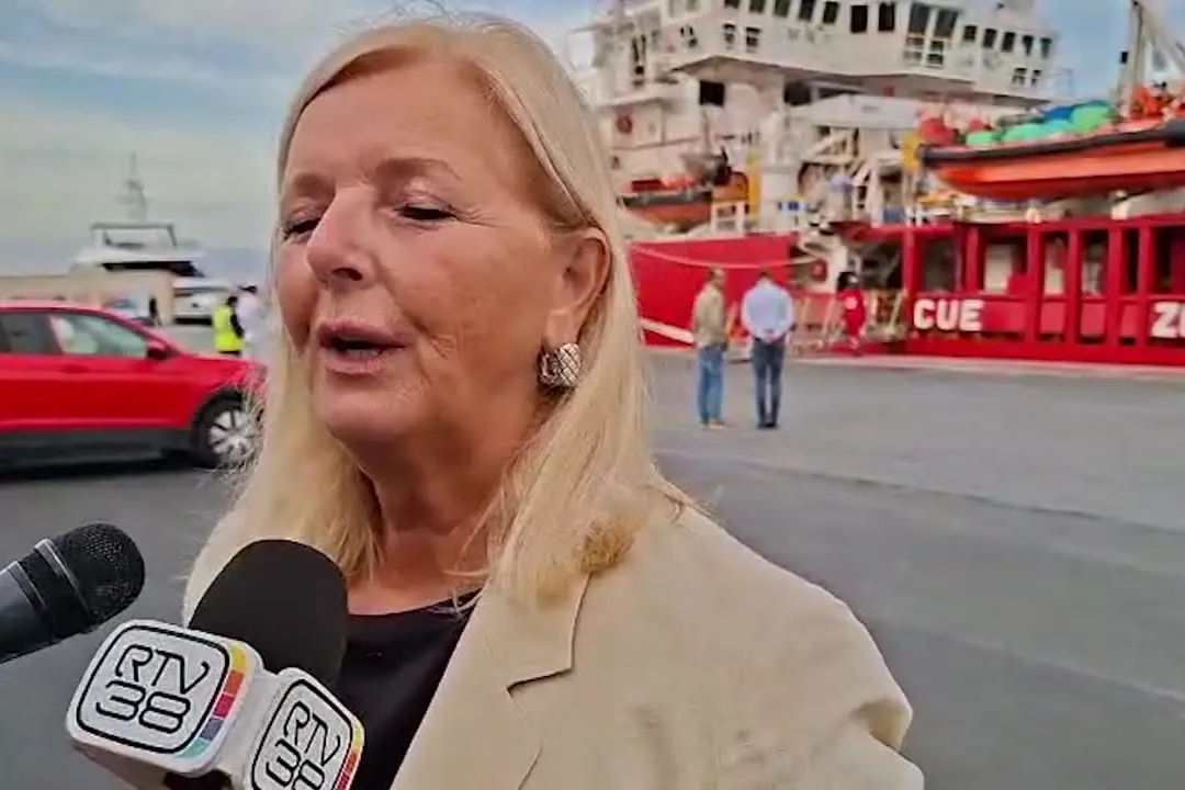 La Ocean Viking a Marina di Carrara. La vicesindaca: \"Noi sempre accoglienti\"