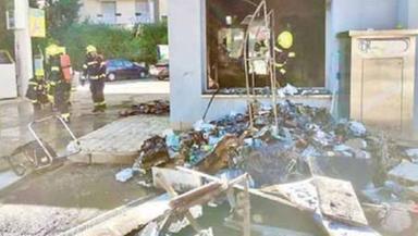 Merano, tre incendi in pochi giorni a Maia Bassa: si indaga sulla pista dolosa
