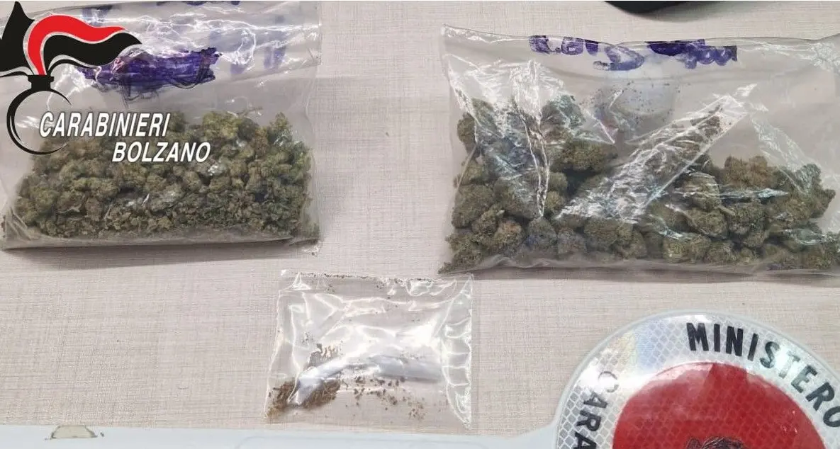 Selva di Val Gardena, marijuana in hotel: denunciata una 25enne