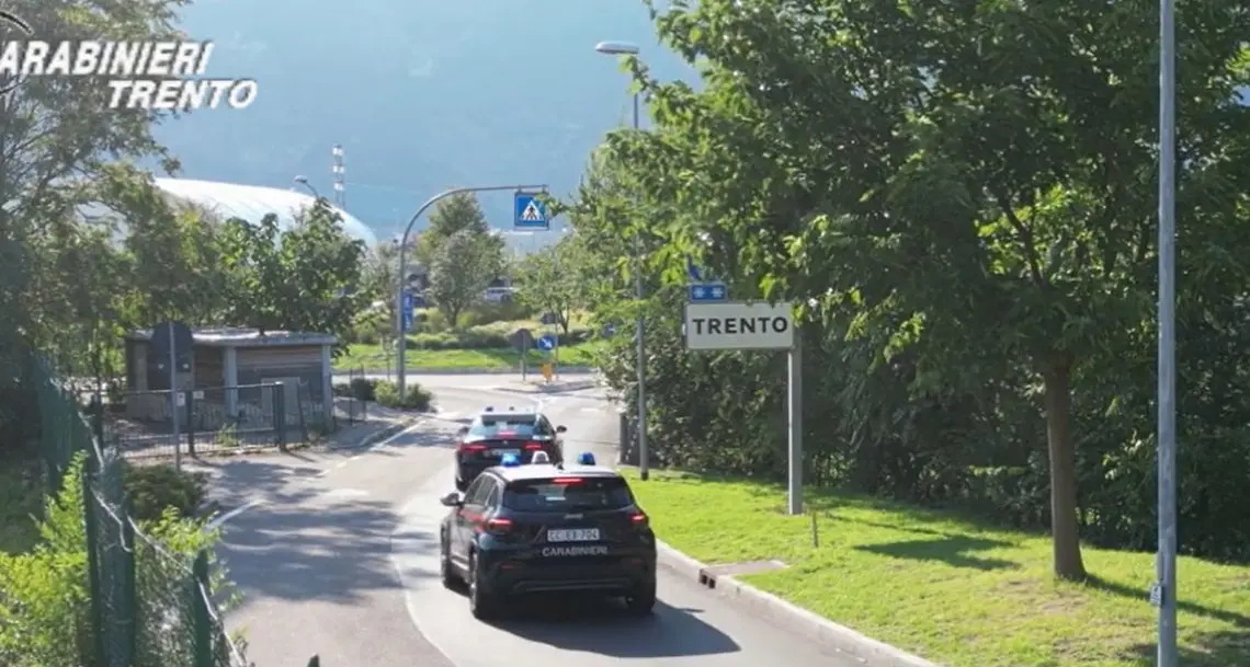 Droga e migranti: i carabinieri arrestano 20 persone e sequestrano 82 chili di cocaina