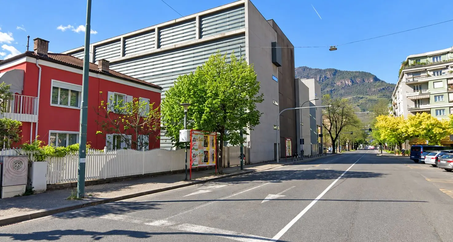 Bolzano, lavori in via Roma: chiude la corsia degli autobus per dieci giorni