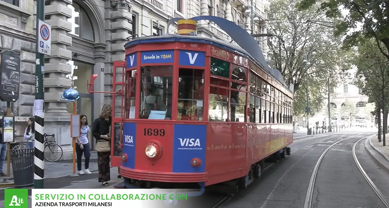 Con \"Scuola in tram\", a Milano 1.750 studenti a lezione su un mezzo storico