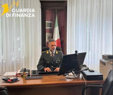 Bolzano, la nuova truffa dei falsi finanzieri. I consigli: «Non uscite di casa e non date informazioni»