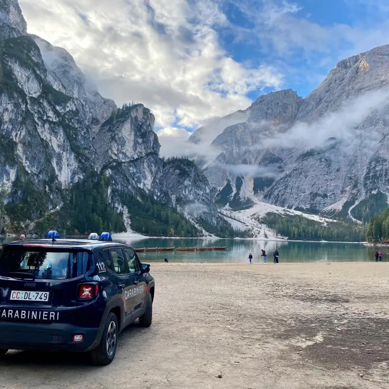 Braies, blitz antidroga dei carabinieri: tre giovani stagionali denunciati