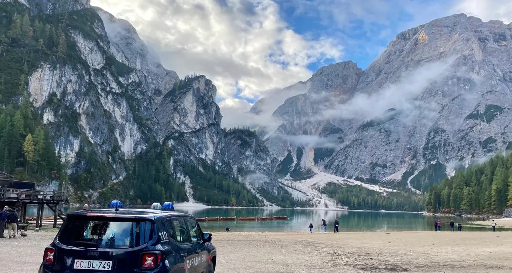 Braies, blitz antidroga dei carabinieri: tre giovani stagionali denunciati