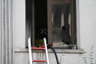 Bolzano, incendio in un appartamento in via Peter Mayr: a fuoco la cucina, famiglia salva