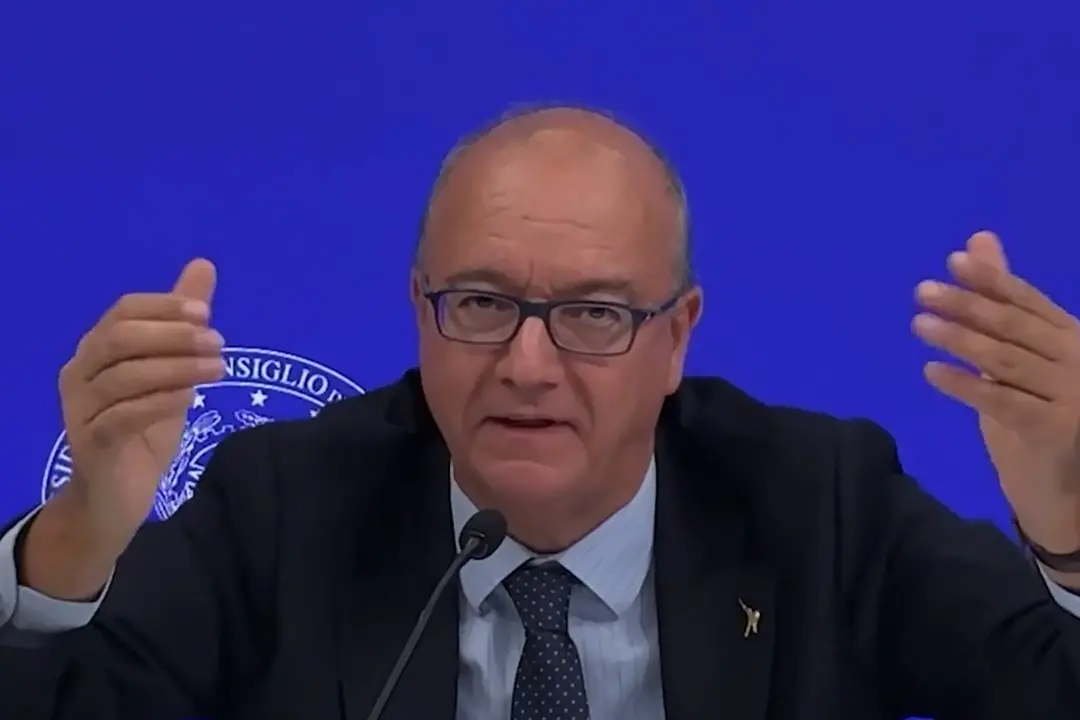 Valditara: \"Multe per burqa e niqab fino a mille euro\"