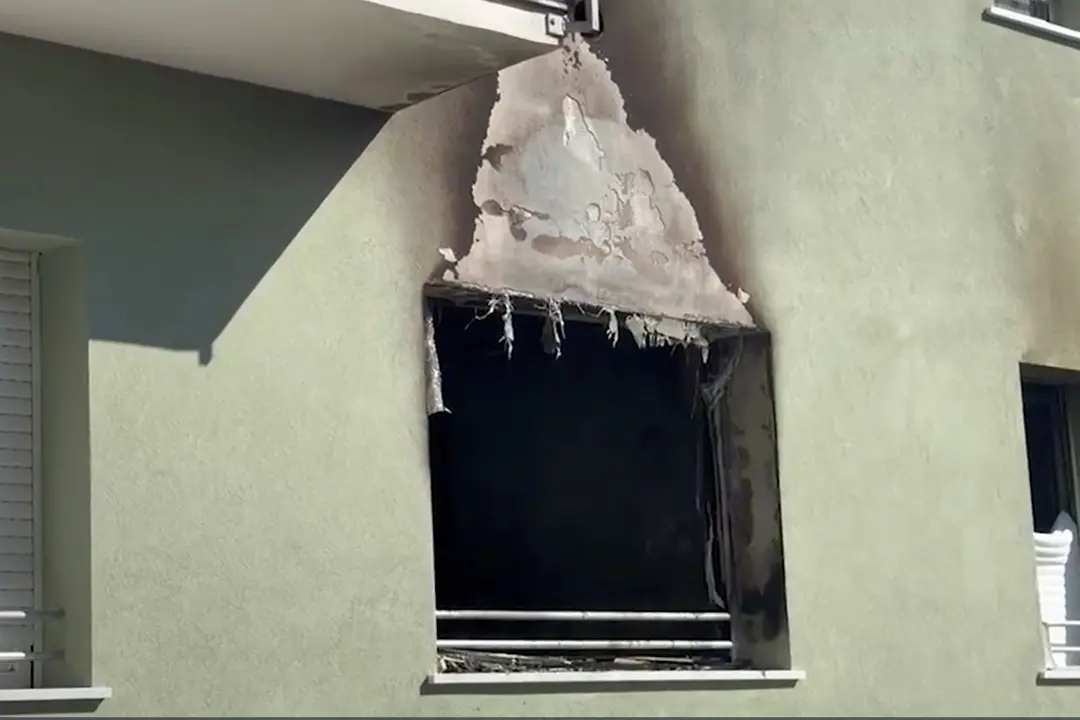 Incendio a Lucca, due morti e 13 feriti in un palazzo