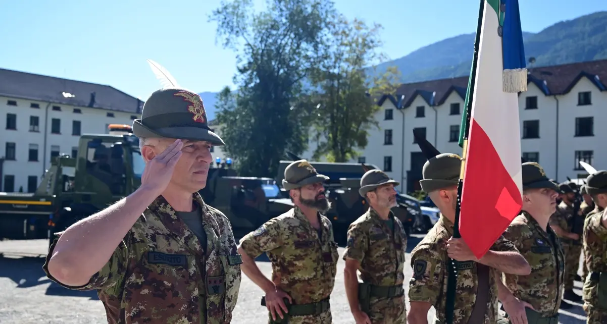 Vipiteno, cambio al vertice del 5° Alpini: La Mura prende il comando da Venturini