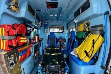 Fiamme nella notte a Merano, brucia un centro massaggi: indaga la polizia