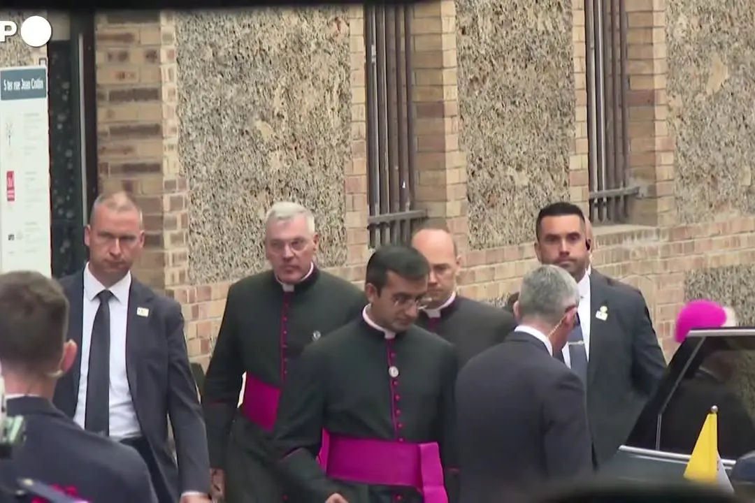Il Papa in visita alla Maison Bakhita, centro di accoglienza per migranti a Parigi