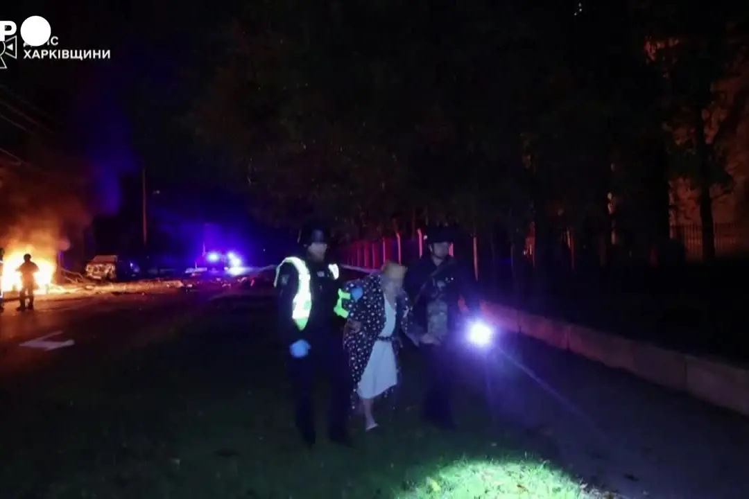 Attacco di droni nella regione di Kharkiv, soccorritori al lavoro