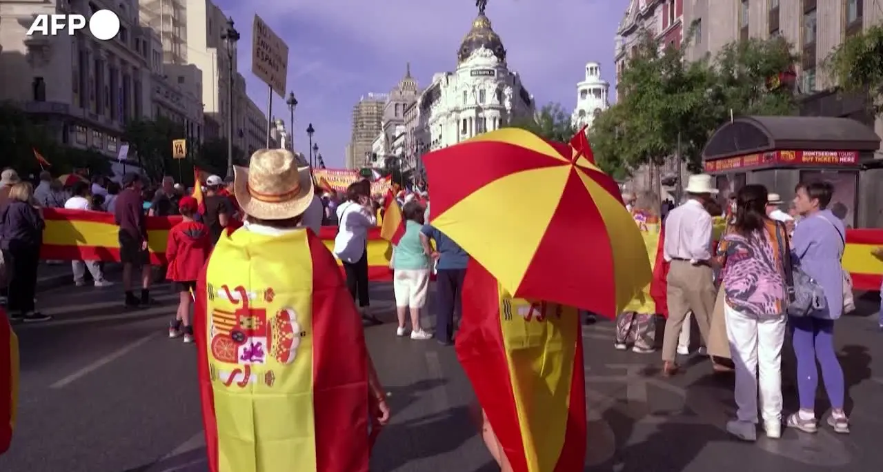 Madrid, in 20mila in piazza per la \"Marcia della dignità\" contro Sanchez e per Ceuta