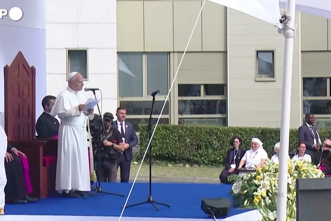 Il Papa su fine vita e aborto: \"Nessuna legge può dare la morte\"