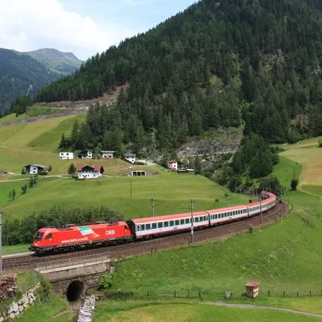 Evacuata la stazione di Innsbruck, esclusa la fuga di gas: nessun ritardo sul Brennero