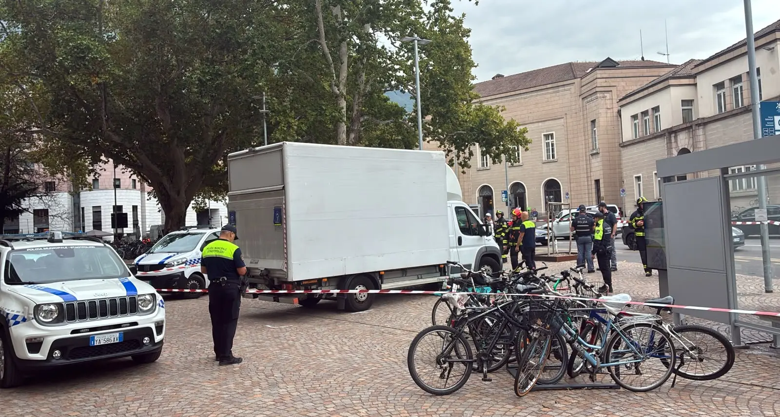 Bolzano, non ce l’ha fatta la bambina di 5 anni investita da un furgone in via Garibaldi