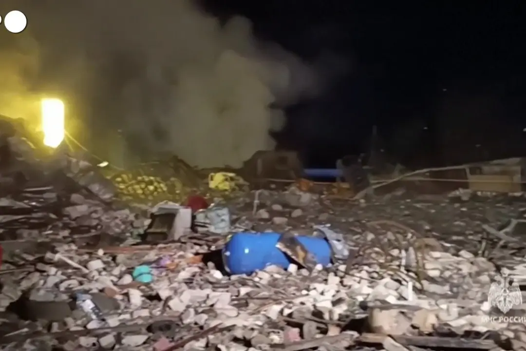 Incendio in una fabbrica di fuochi d'artificio in Russia, almeno 14 morti